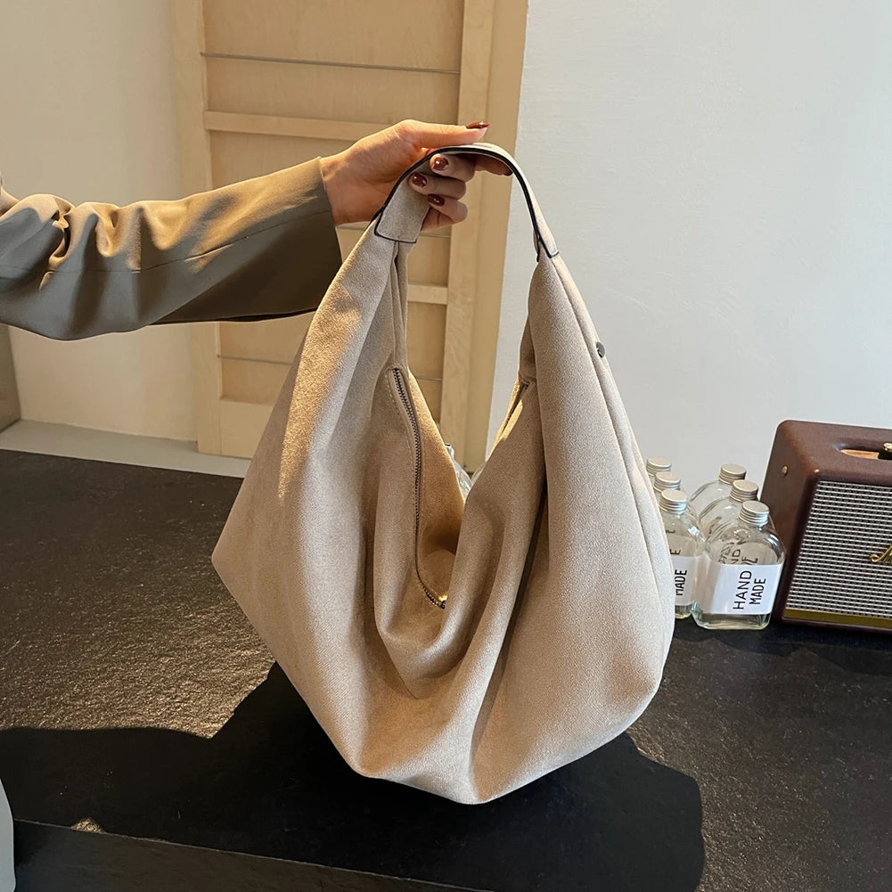 Lissée Suede Hobo