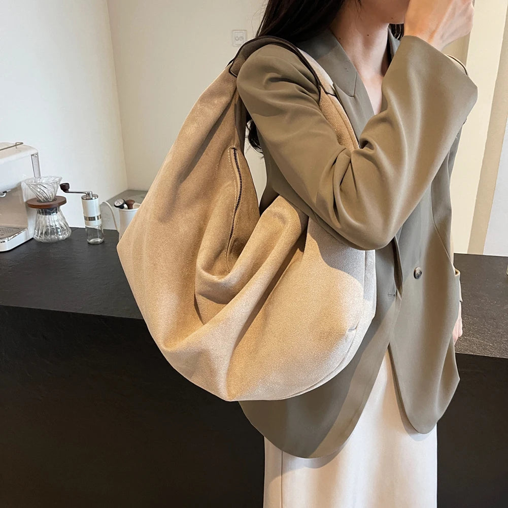 Lissée Suede Hobo
